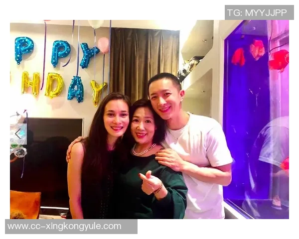 杨瀚森与女友首次同框合影凯尔登赛后甜蜜瞬间引发热议 杨瀚森与女友首次同框合影凯尔登赛后甜蜜瞬间引发热议