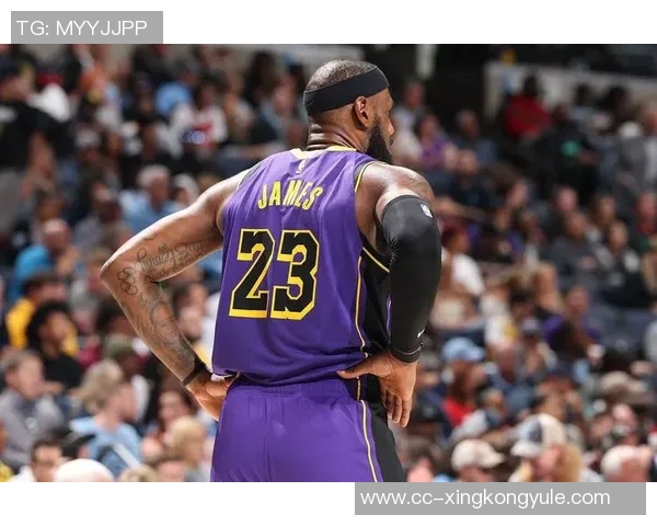 詹姆斯回忆新秀赛季在骑士的奇特角色与非赢球风格篮球