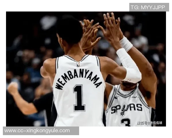 文班称相信卡斯尔处理球能力6次失误并不影响球队信心 文班称相信卡斯尔处理球能力6次失误并不影响球队信心