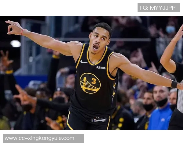 普尔表现稳定半场18分钟贡献14分助力球队进攻