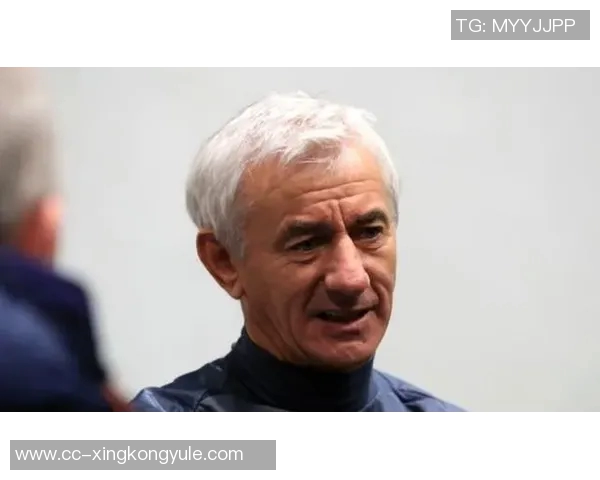 64岁红军名宿拉什与16岁女友订婚焕发新生活激情