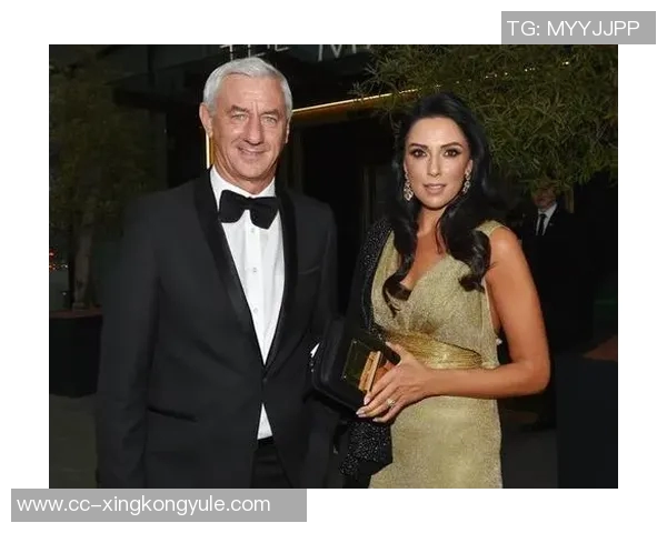 64岁红军名宿拉什与16岁女友订婚焕发新生活激情 64岁红军名宿拉什与16岁女友订婚焕发新生活激情